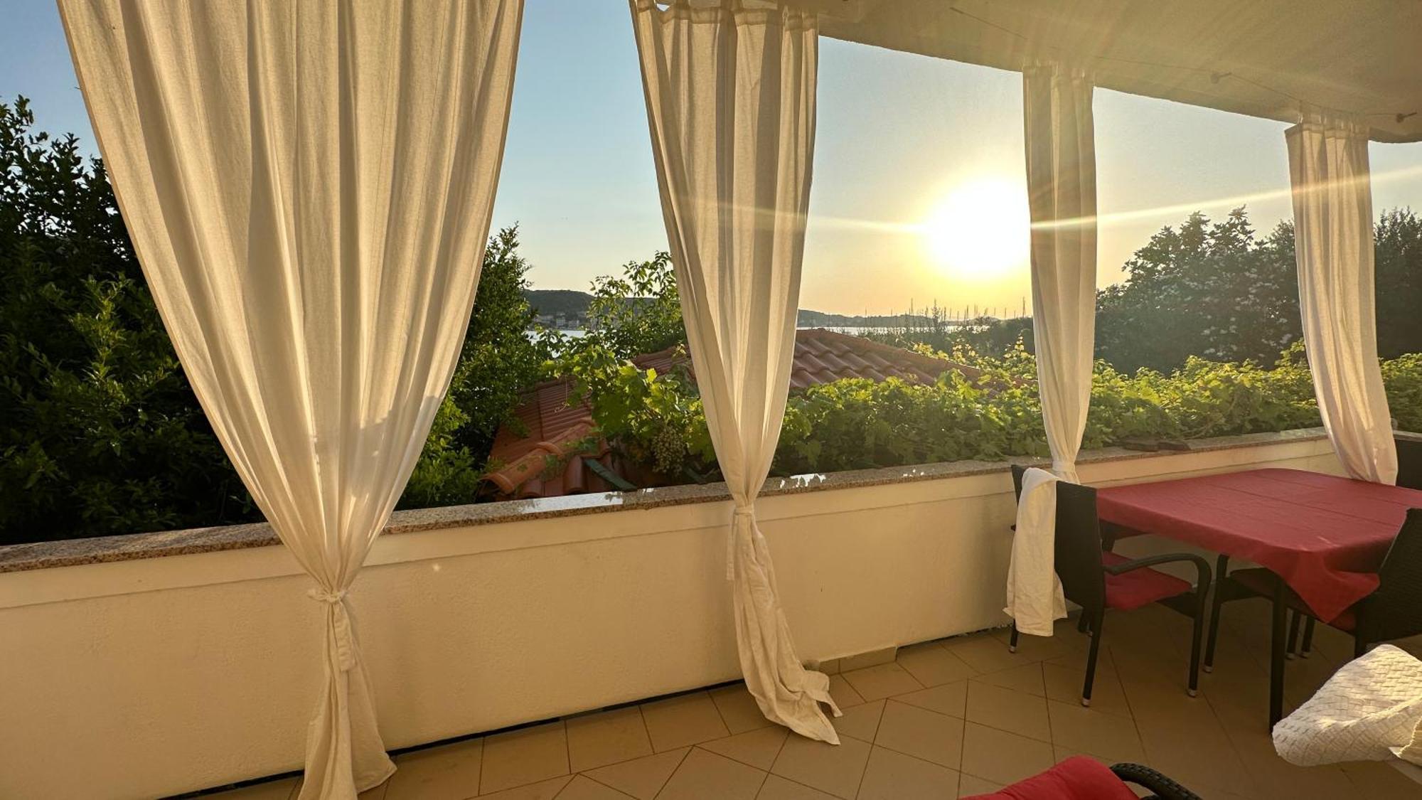 Anica Apartman Supetarska Draga
