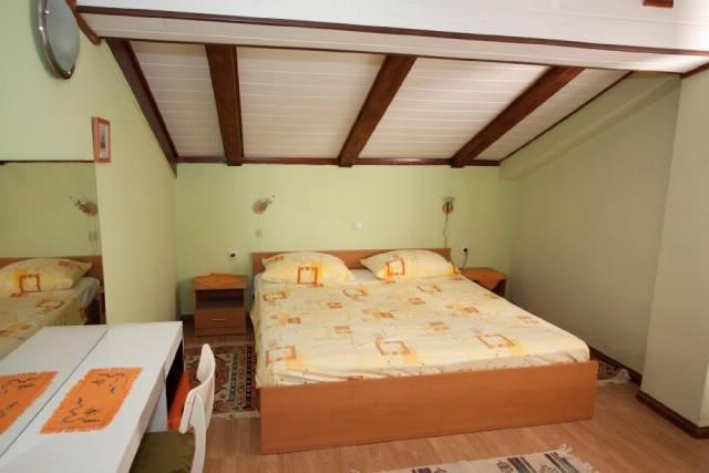 Anica Apartment *