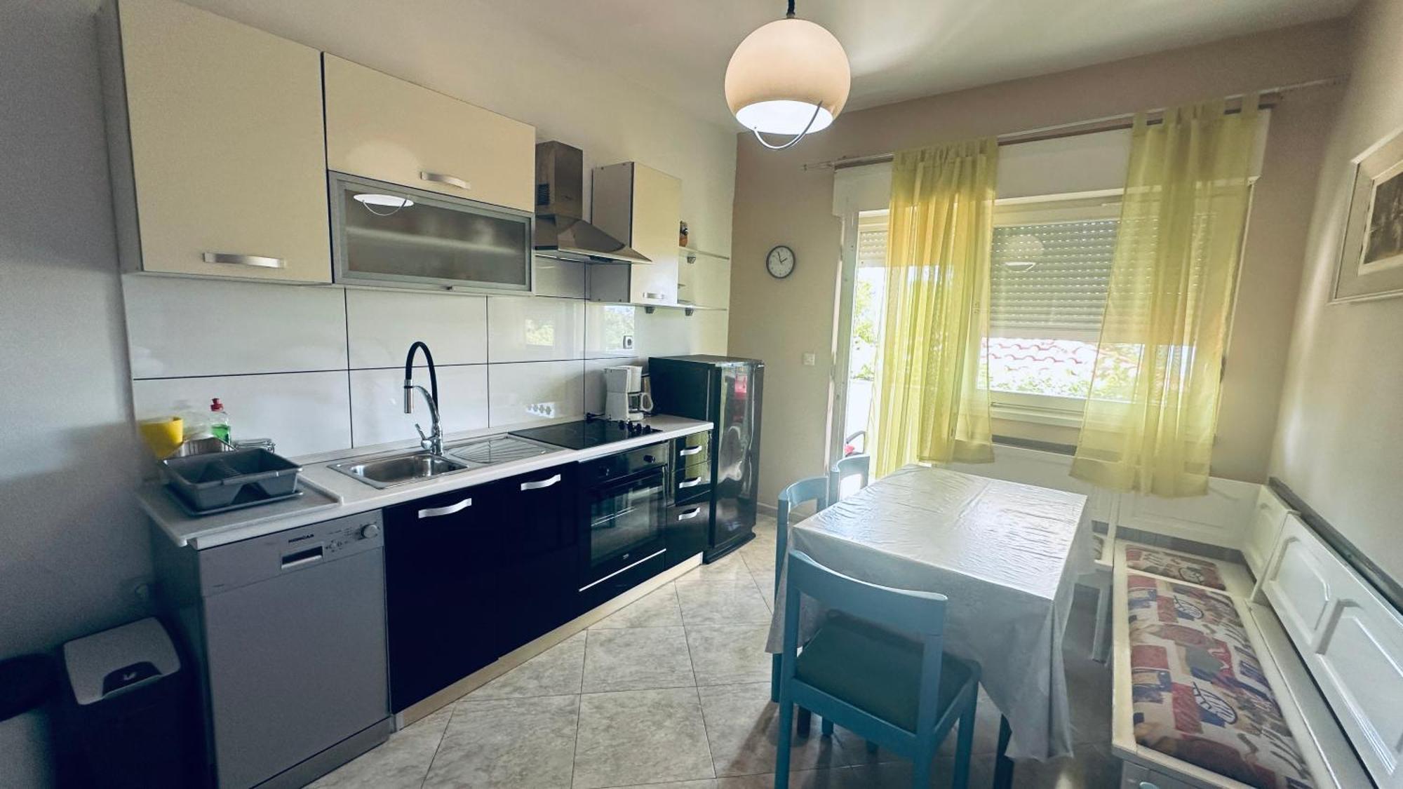 Apartma Anica *