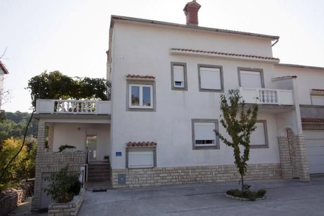 Apartma Anica *